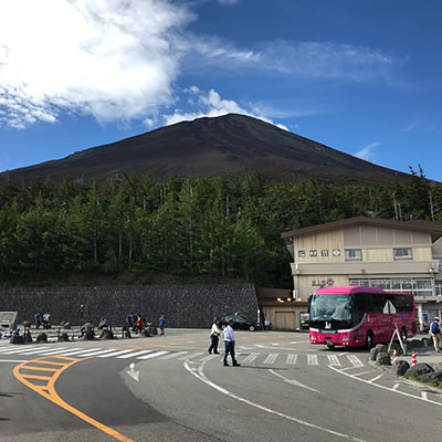 Von Tokio aus auf den Fuji