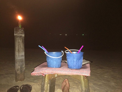 Buckets am Strand